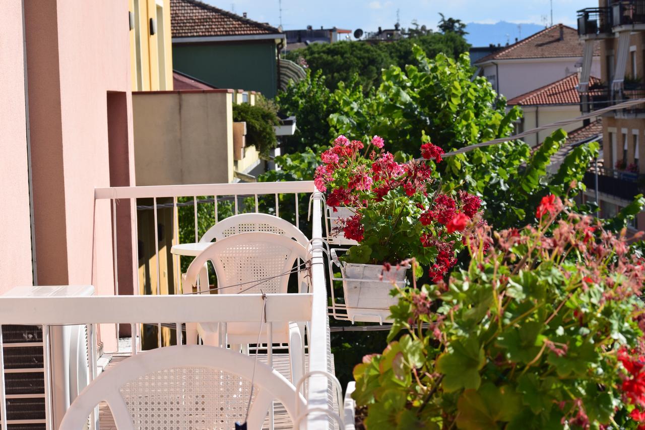 Hotel Ottavia ริมินี ภายนอก รูปภาพ