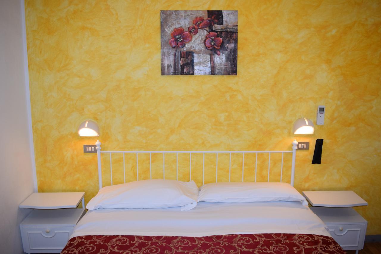 Hotel Ottavia ริมินี ภายนอก รูปภาพ