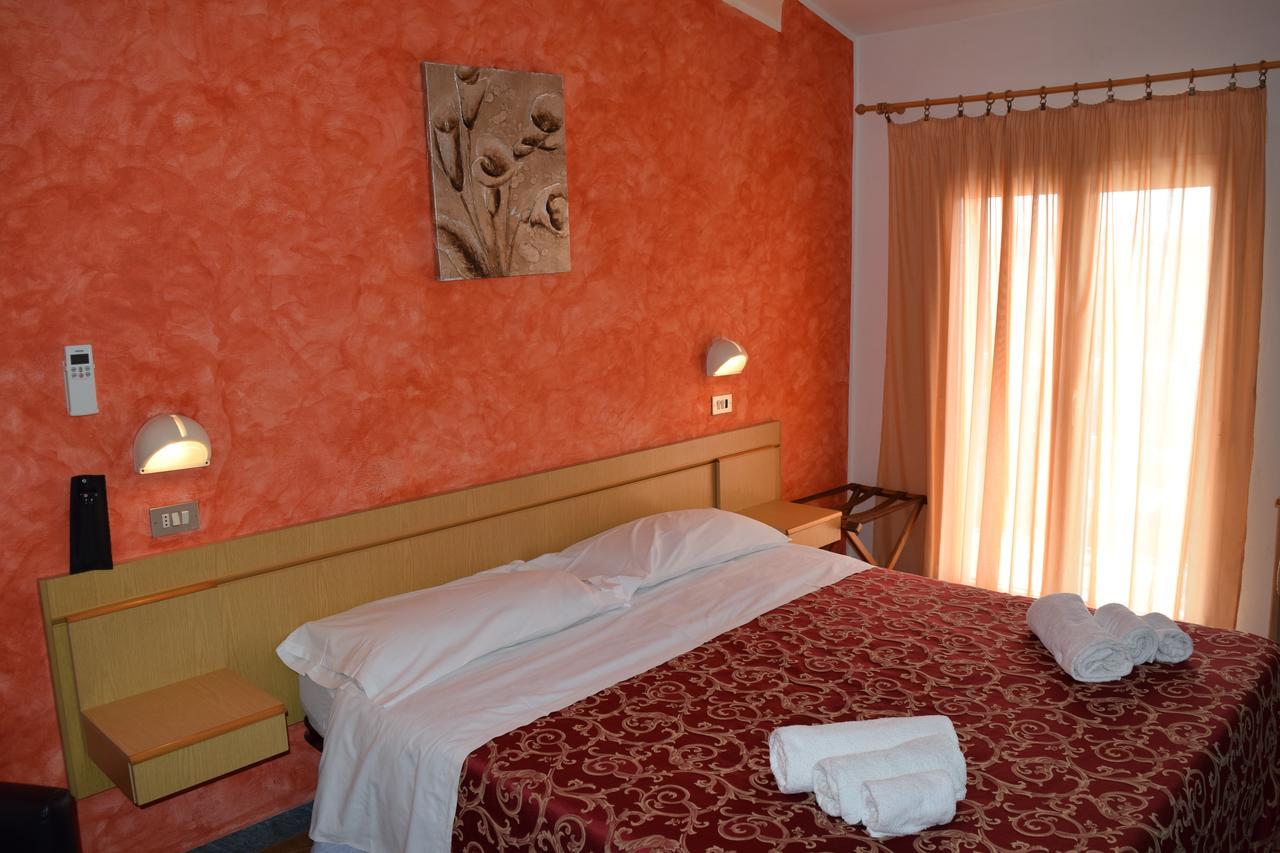 Hotel Ottavia ริมินี ภายนอก รูปภาพ