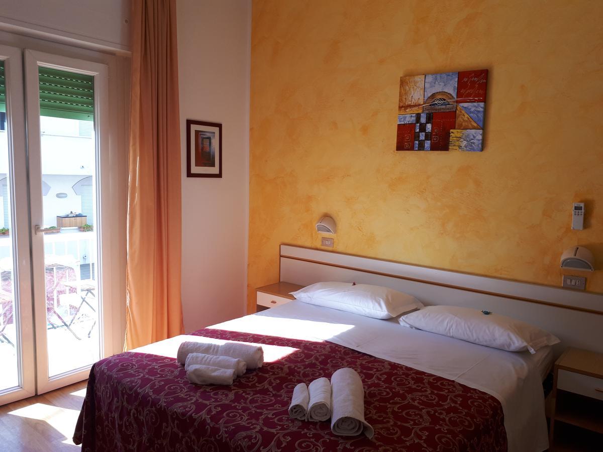 Hotel Ottavia ริมินี ภายนอก รูปภาพ