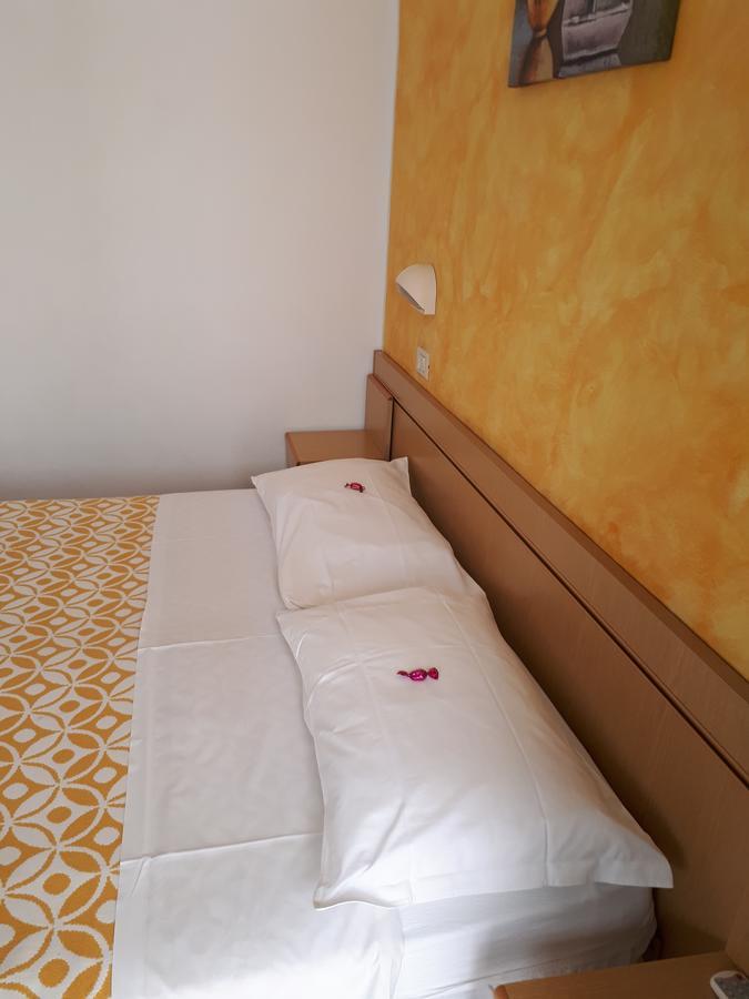 Hotel Ottavia ริมินี ภายนอก รูปภาพ