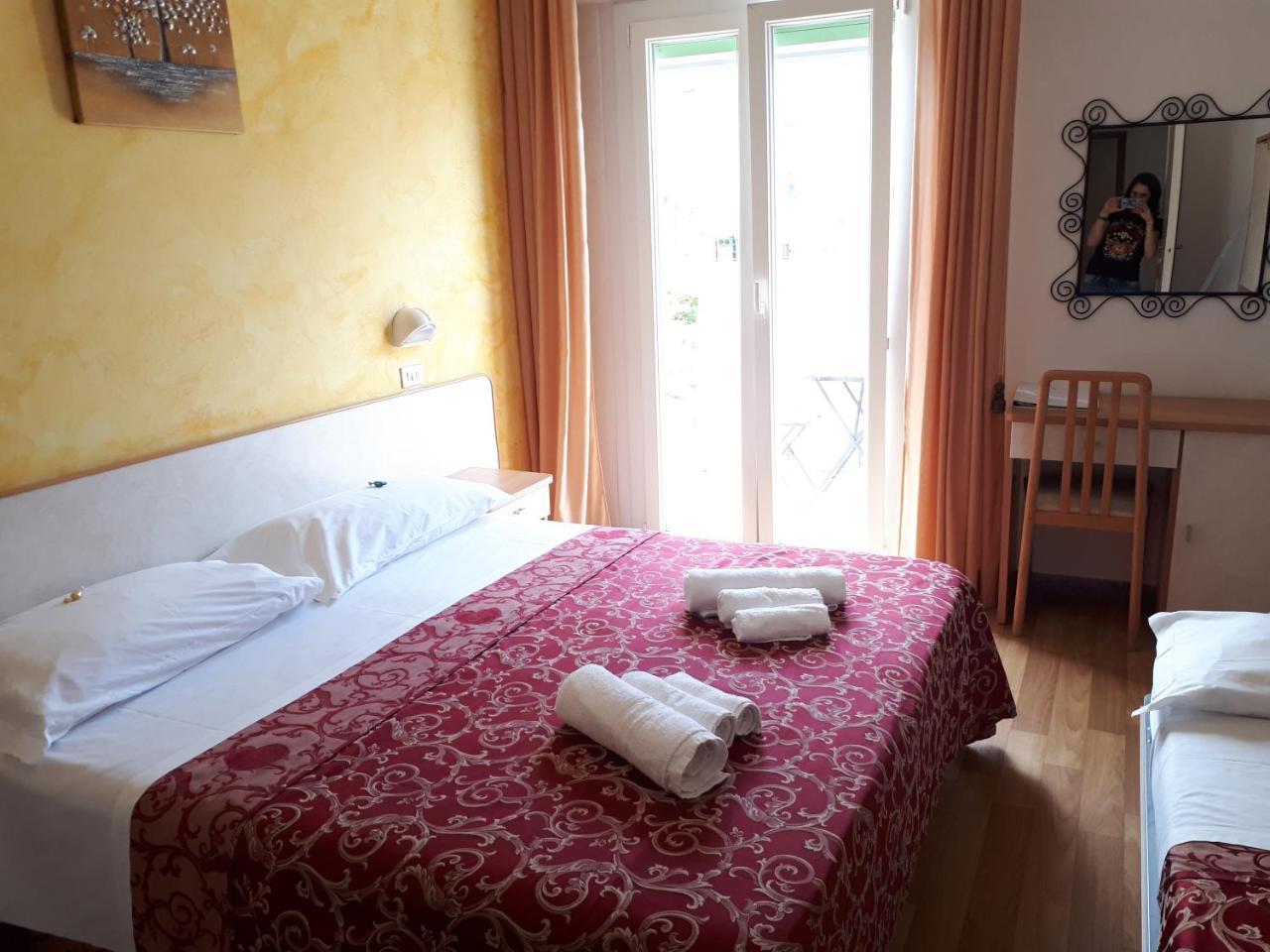 Hotel Ottavia ริมินี ภายนอก รูปภาพ